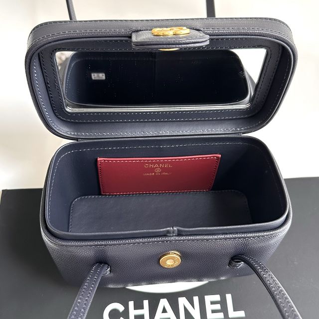 CC grained calfskin small vanity AP5067 dark blue