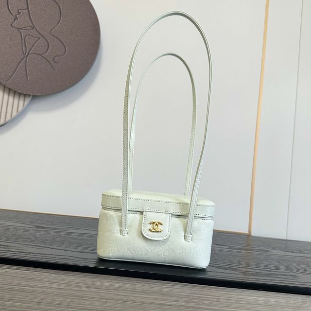 CC grained calfskin small vanity AP5067 light green