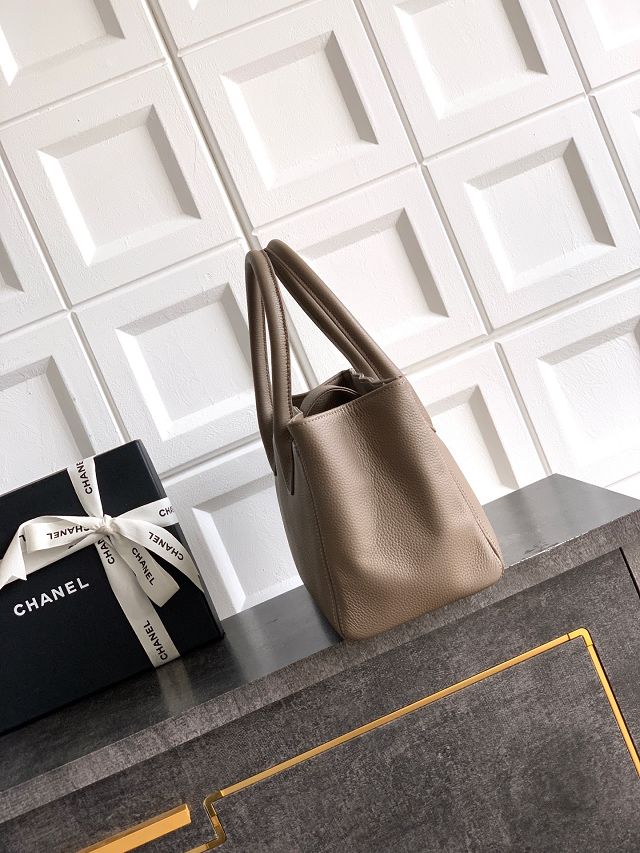CC grained calfskin small tote bag AS2156 light brown