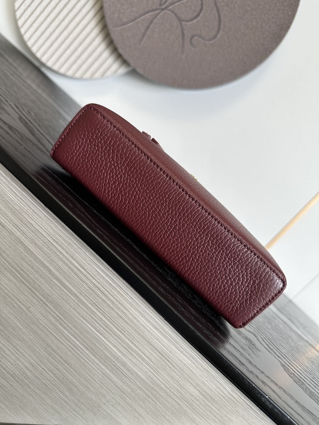 CC grained calfskin small vanity with chain AP5346 bordeaux