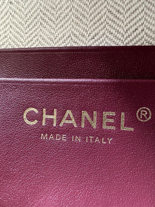 CC grained calfskin small vanity with chain AP5346 bordeaux