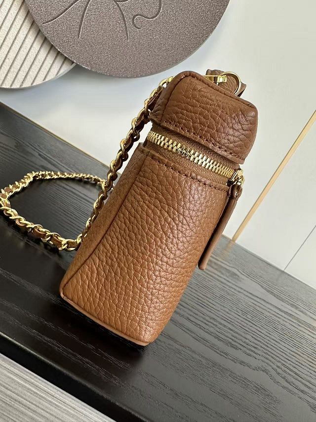 CC grained calfskin small vanity with chain AP5346 brown