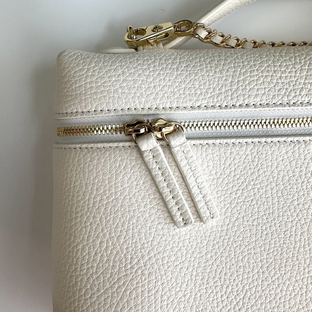 CC grained calfskin small vanity with chain AP5346 white