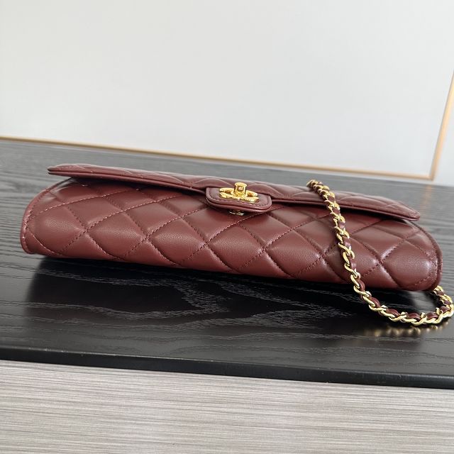 CC lambskin clutch with chain AP5280 bordeaux