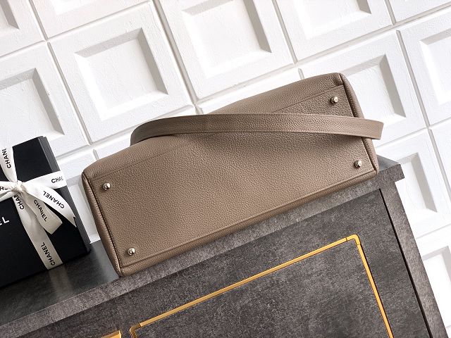 CC grained calfskin medium tote bag AS2157 light brown