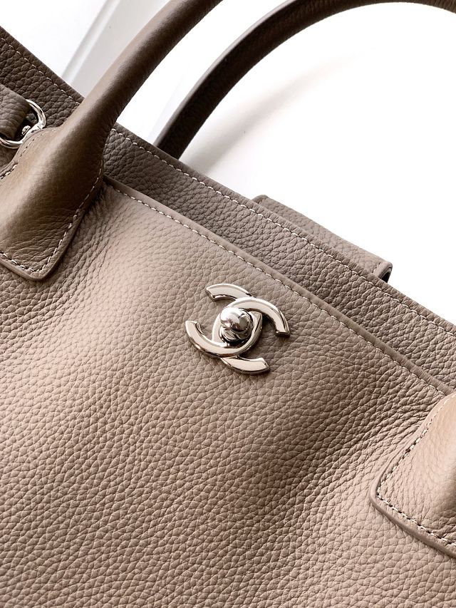CC grained calfskin medium tote bag AS2157 light brown