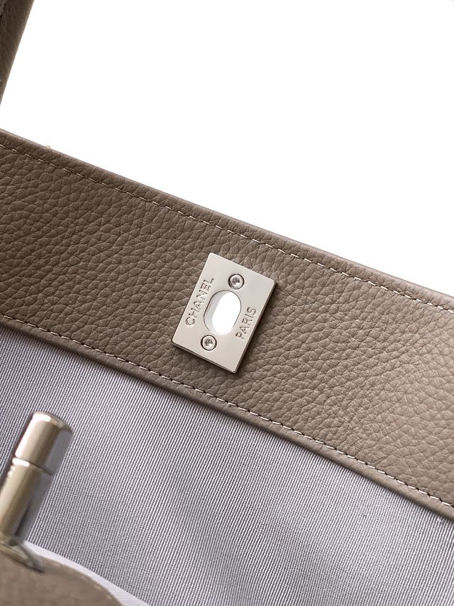 CC grained calfskin medium tote bag AS2157 light brown