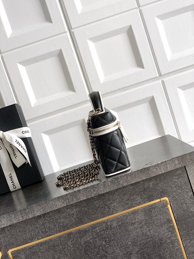 CC lambskin vanity with chain AP5240 black