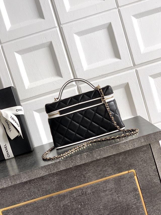 CC lambskin vanity with chain AP5240 black