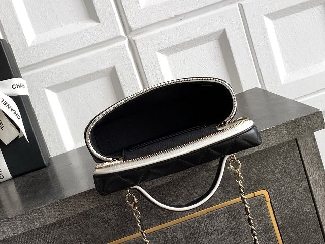 CC lambskin vanity with chain AP5240 black