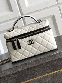 CC lambskin vanity with chain AP5240 white