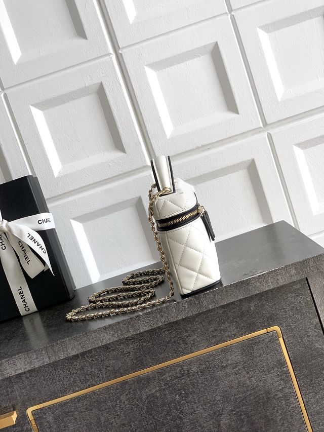CC lambskin vanity with chain AP5240 white
