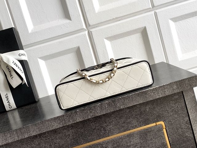 CC lambskin vanity with chain AP5240 white