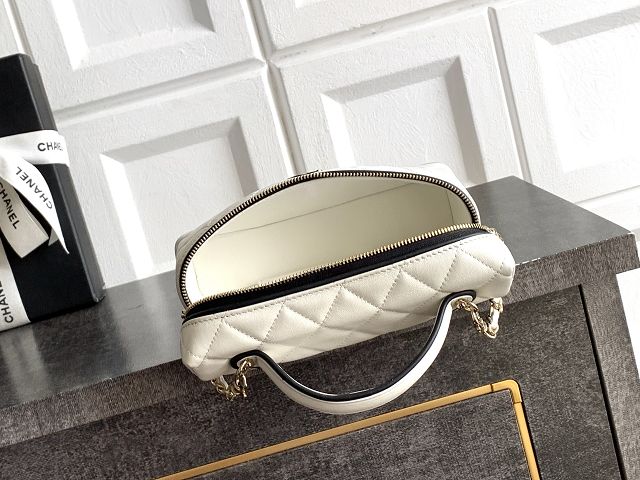 CC lambskin vanity with chain AP5240 white