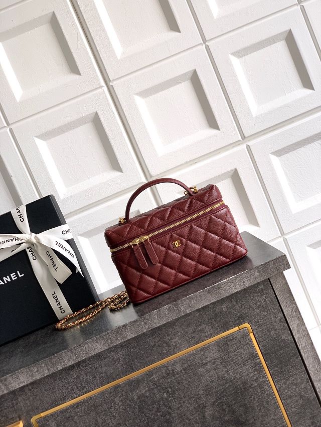 CC calfskin vanity with chain AP5195 bordeaux