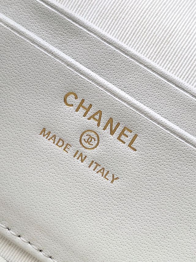 CC calfskin vanity with chain AP5195 white