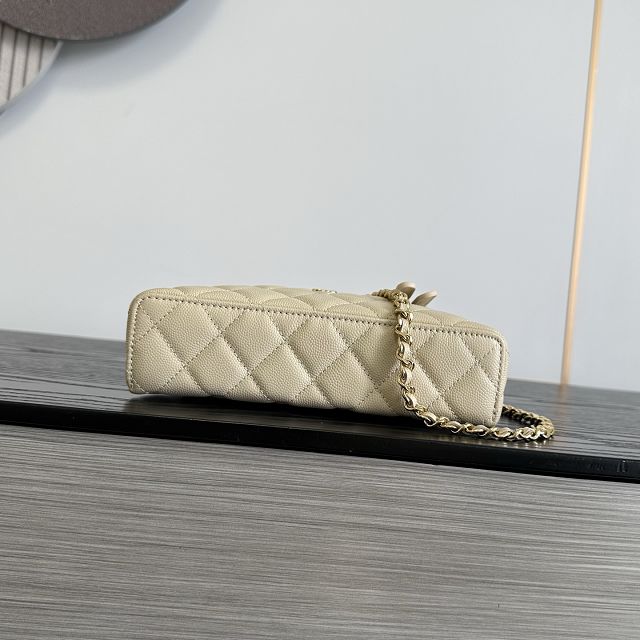 CC grained calfskin vanity with chain AP5475 beige