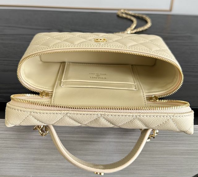 CC grained calfskin vanity with chain AP5475 beige