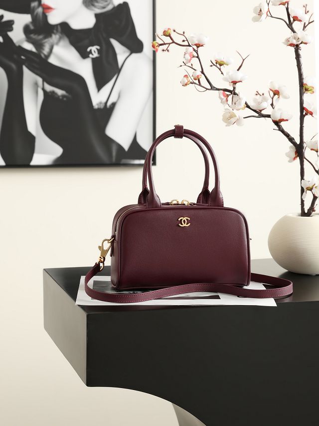 CC calfskin clutch with strap AP5528 bordeaux