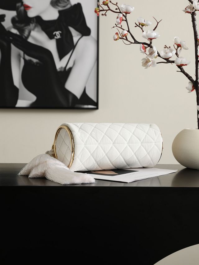 CC velvet clutch with strap AP5310 white