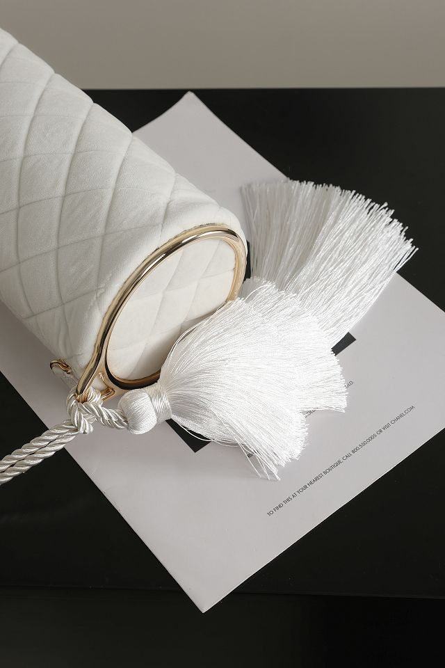 CC velvet clutch with strap AP5310 white