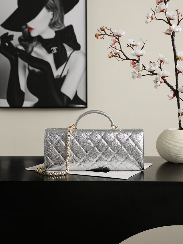 CC grained calfskin clutch with chain AP5280 silver