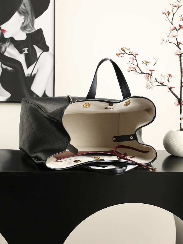 CC calfskin medium shopping bag AS6201 black