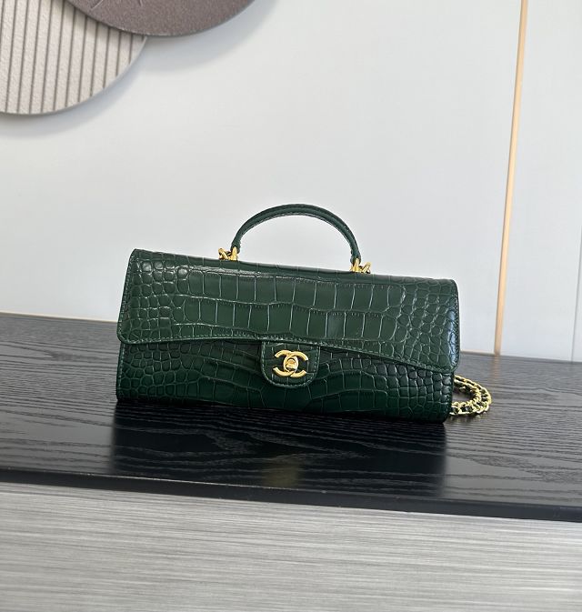 CC crocodile calfskin clutch with chain AP5280