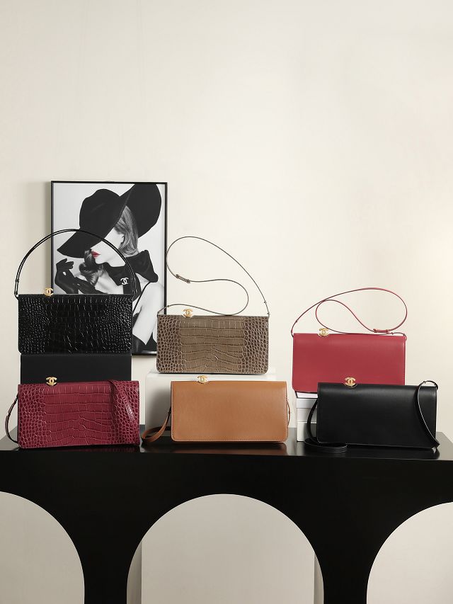 CC calfskin clutch with strap AP6251