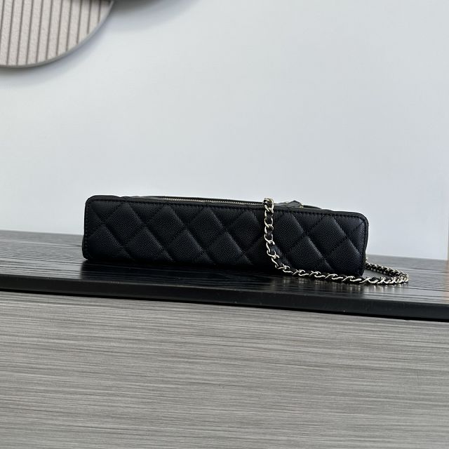 CC grained calfskin large vanity with chain AP5347 black