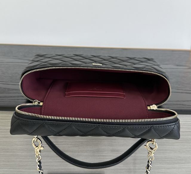 CC grained calfskin large vanity with chain AP5347 black