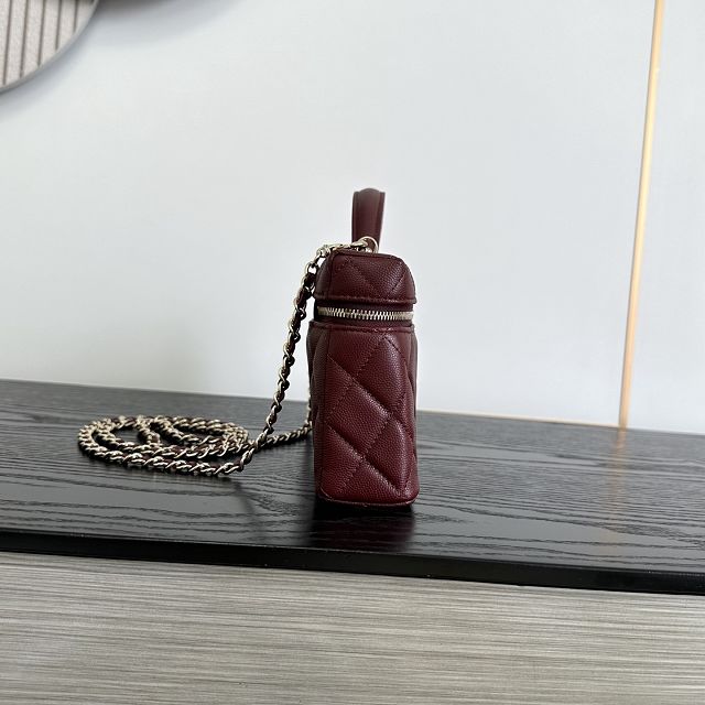 CC grained calfskin vanity with chain AP5436 bordeaux