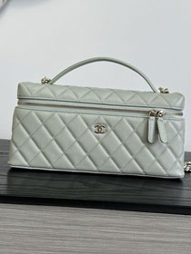 CC grained calfskin vanity with chain AP5436 grey