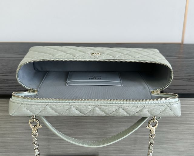 CC grained calfskin vanity with chain AP5436 grey