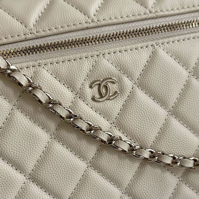 CC grained calfskin vanity with chain AP5436 light beige