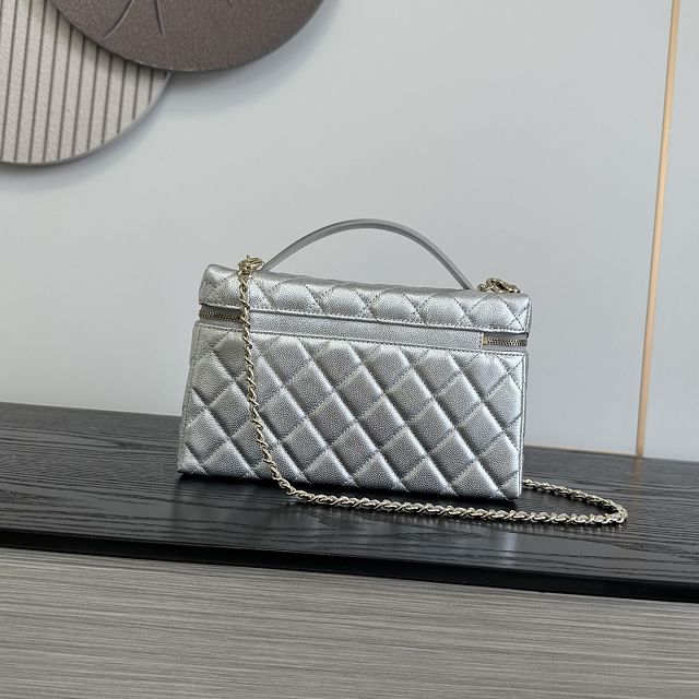CC grained calfskin large vanity with chain AP5347 silver 