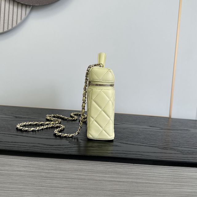 CC grained calfskin large vanity with chain AP5347 yellow