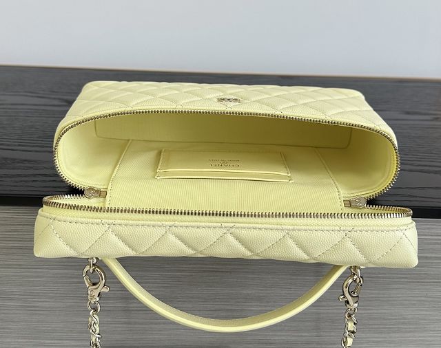 CC grained calfskin large vanity with chain AP5347 yellow