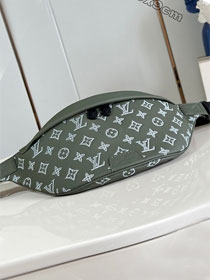 Louis vuitton original calfskin discovery bumbag M12508 green